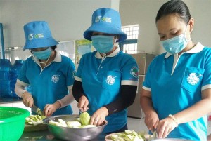 Hội Liên hiệp Phụ nữ huyện Khánh Sơn thành lập tổ nấu ăn tình nguyện tại các khu cách ly