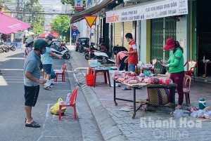 Nha Trang: Người dân "vùng xanh" và "vùng vàng" sẽ được phát phiếu đi chợ 3 ngày/lần