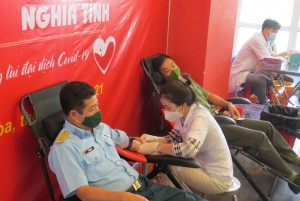 Hơn 120 người tham gia hiến máu tình nguyện