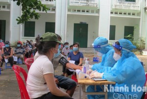 Đến 7 giờ ngày 25-10, Khánh Hòa có thêm 35 bệnh nhân Covid-19 được điều trị khỏi bệnh