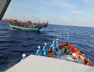 Kịp thời cứu nạn thuyền viên tàu cá Quảng Ngãi bị bệnh nặng