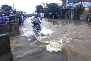 Cam Ranh: Đề xuất giải pháp khắc phục ngập Quốc lộ 1