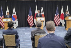 Ngoại trưởng Mỹ, Nhật Bản và Hàn Quốc ra tuyên bố chung về nhiều vấn đề quốc tế
