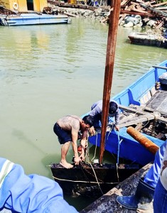 Khu vực công trình đập ngăn mặn trên sông Cái Nha Trang: Tái diễn tình trạng hút cát, trộm cắp vật liệu