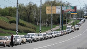Ukraine tê liệt vì thiếu hụt xăng dầu trầm trọng
