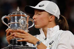 Chung kết đơn nữ Roland Garros 2022: Chiến thắng thuyết phục cho tay vợt trẻ Iga Swiatek