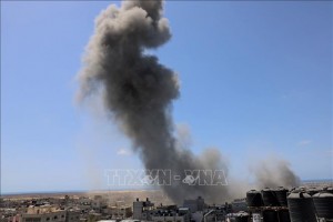 Israel không kích Gaza sau vụ bắn rocket