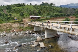 Khánh Sơn: Mong có thêm những cây cầu