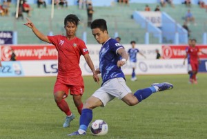 Khánh Hòa FC bám sát ngôi đầu