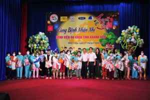 Bệnh viện Đa khoa tỉnh Khánh Hòa tổ chức Tết Trung thu cho bệnh nhi