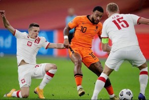 Đội tuyển Hà Lan đang vững bước dưới bàn tay của Louis van Gaal