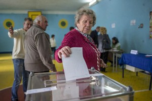 4 khu vực thuộc Ukraine bắt đầu trưng cầu dân ý sáp nhập vào Nga