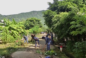Lữ đoàn 957, Vùng 4 Hải quân: Ra quân dọn vệ sinh môi trường tại xã Cam Thịnh Tây