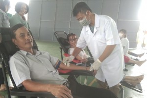 Hơn 250 người lao động tham gia hiến máu tình nguyện