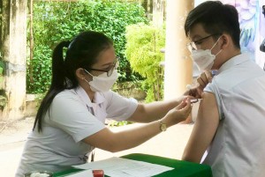 Tỉnh Khánh Hòa: Tỷ lệ tiêm vắc xin phòng Covid-19 đạt cao