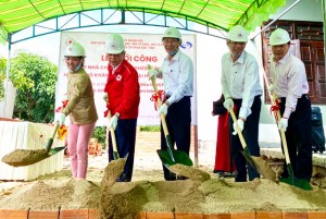 Khởi công xây dựng 10 căn nhà cho người nghèo  huyện Diên Khánh