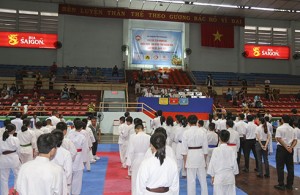196 võ sinh tranh tài Giải các câu lạc bộ Karatedo Thiếu niên - Nhi đồng tỉnh Khánh Hòa