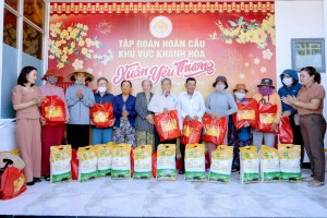 Tập đoàn Hoàn Cầu khu vực Khánh Hòa trao 292 suất quà Tết cho người dân khó khăn