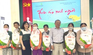 Vietcombank Chi nhánh Khánh Hòa: Mang đến "Xuân ấm tình người"