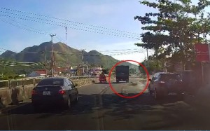Tạm đình chỉ công tác lái xe biển đỏ gây tai nạn ở Khánh Hòa