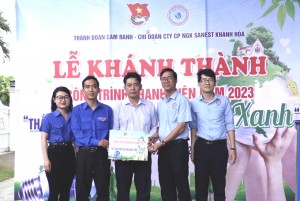 Thành đoàn Cam Ranh: Khánh thành công trình "Thắp sáng đường quê bằng năng lượng xanh"