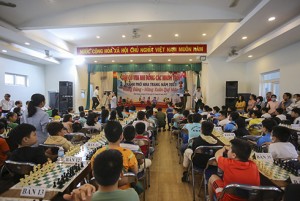 Gần 500 vận động viên tranh tài Giải Cờ vua nhi đồng các nhóm tuổi TP. Nha Trang-2023