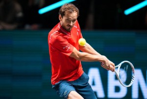 Bán kết ATP 500 Rotterdam: Cơ hội cho tay vợt người Nga Medvedev