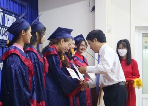 Trường Cao đẳng Y tế Khánh Hòa trao bằng tốt nghiệp đợt 1 năm 2023
