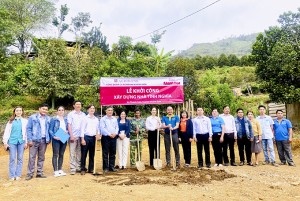 Khởi công xây dựng 2 căn nhà tình nghĩa cho hộ nghèo xã Thành Sơn