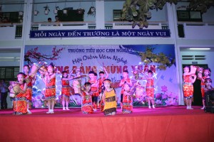 Trường Tiểu học Cam Nghĩa 2: Tổ chức hội thi văn nghệ "Mừng Đảng, mừng Xuân"