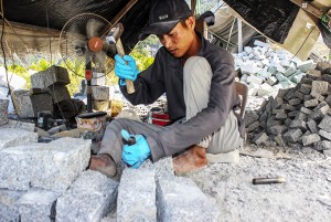 Nghề chế tác đá cubic ở Xuân Sơn