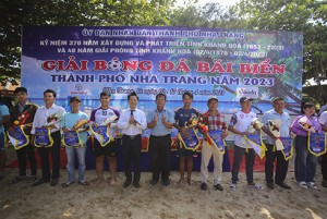 12 đội tranh tài Giải bóng đá bãi biển TP. Nha Trang 2023