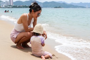 Du khách 'gia hạn' kỳ nghỉ vì Festival biển Nha Trang